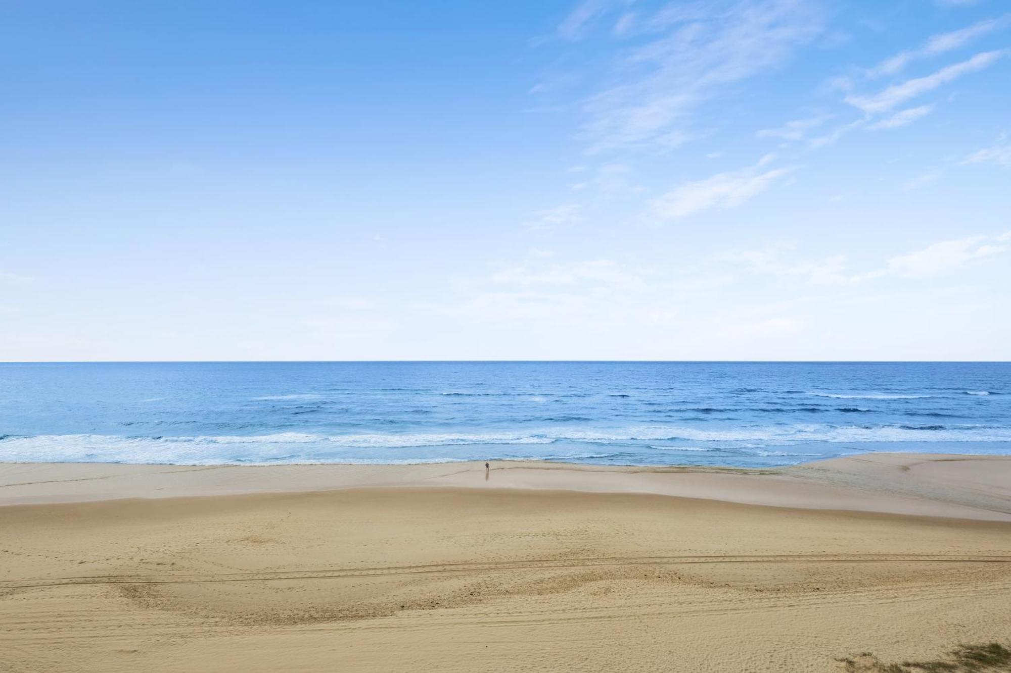 Foreshore Beachfront Aparthotel 3*