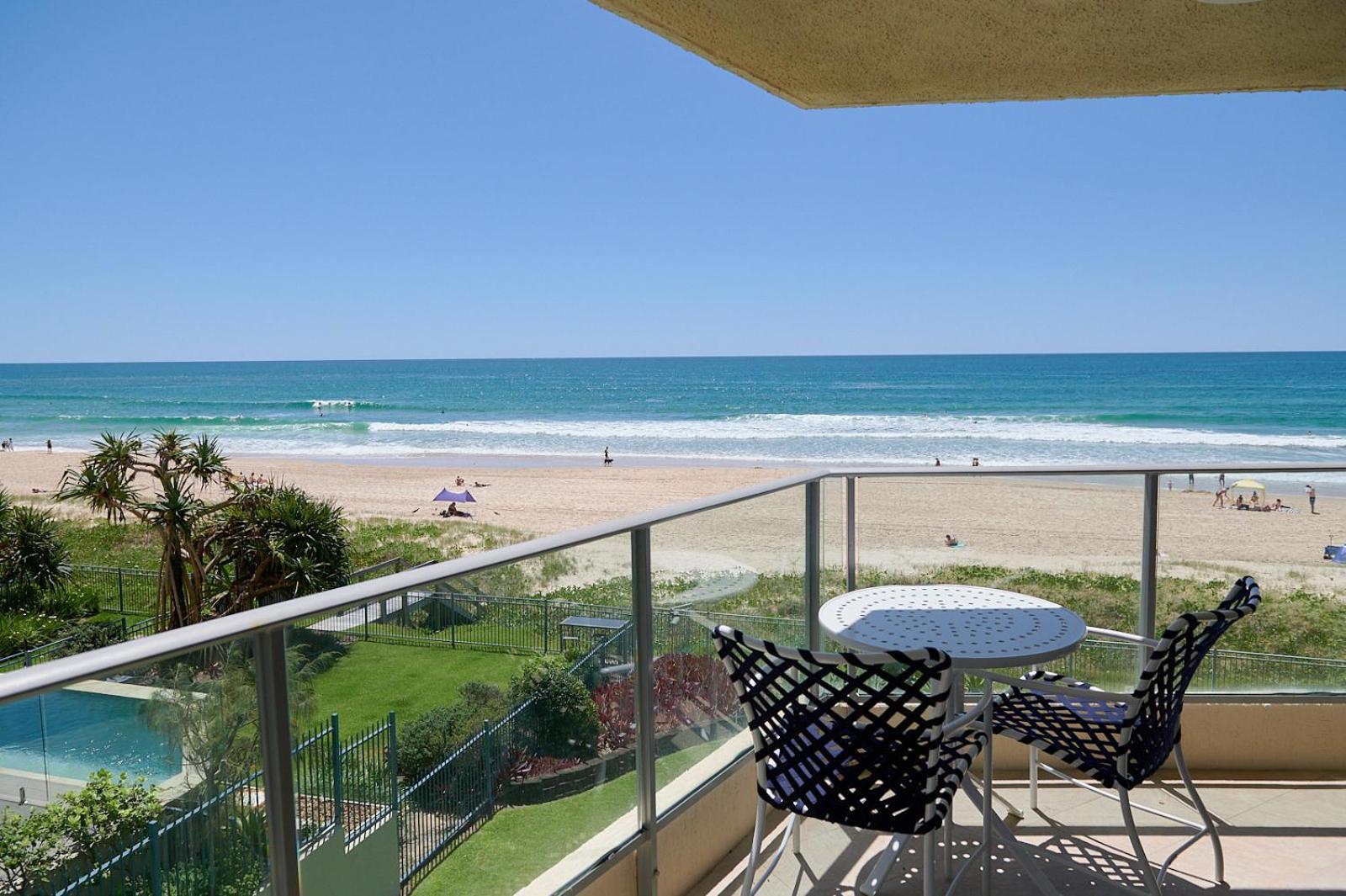 Foreshore Beachfront Aparthotel 3*