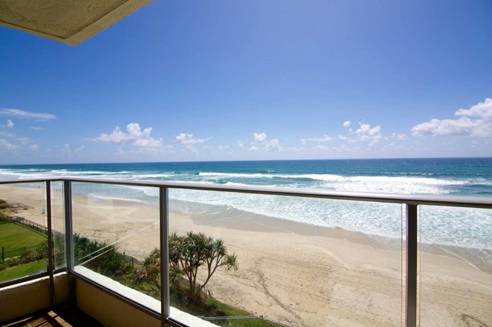 Foreshore Beachfront 3* Gold Coast